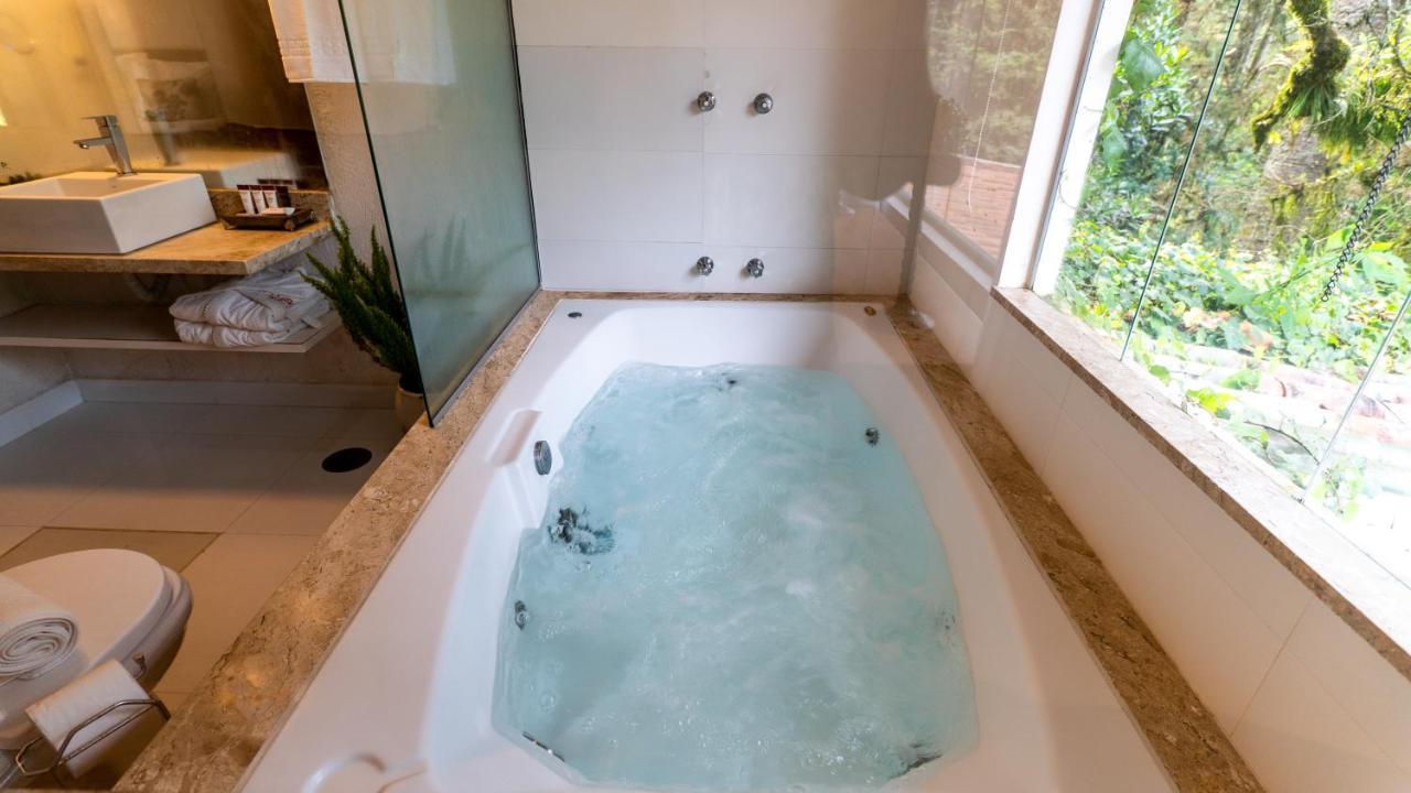 Chalet with Spa Bath,1682950212:JPEG